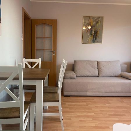 Wolin-Travel Apartament Dom Przy Parku 미엥지즈드로예 외부 사진