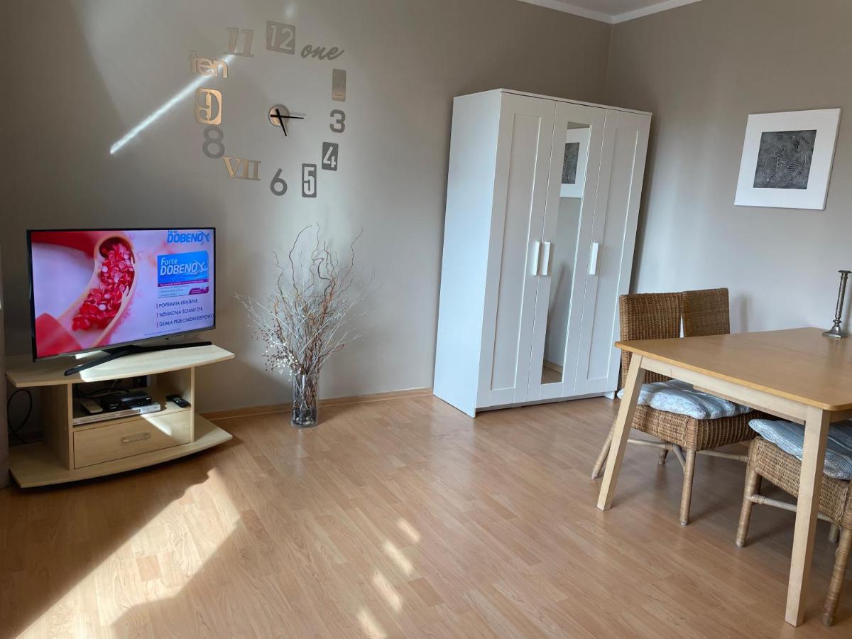 Wolin-Travel Apartament Dom Przy Parku 미엥지즈드로예 외부 사진