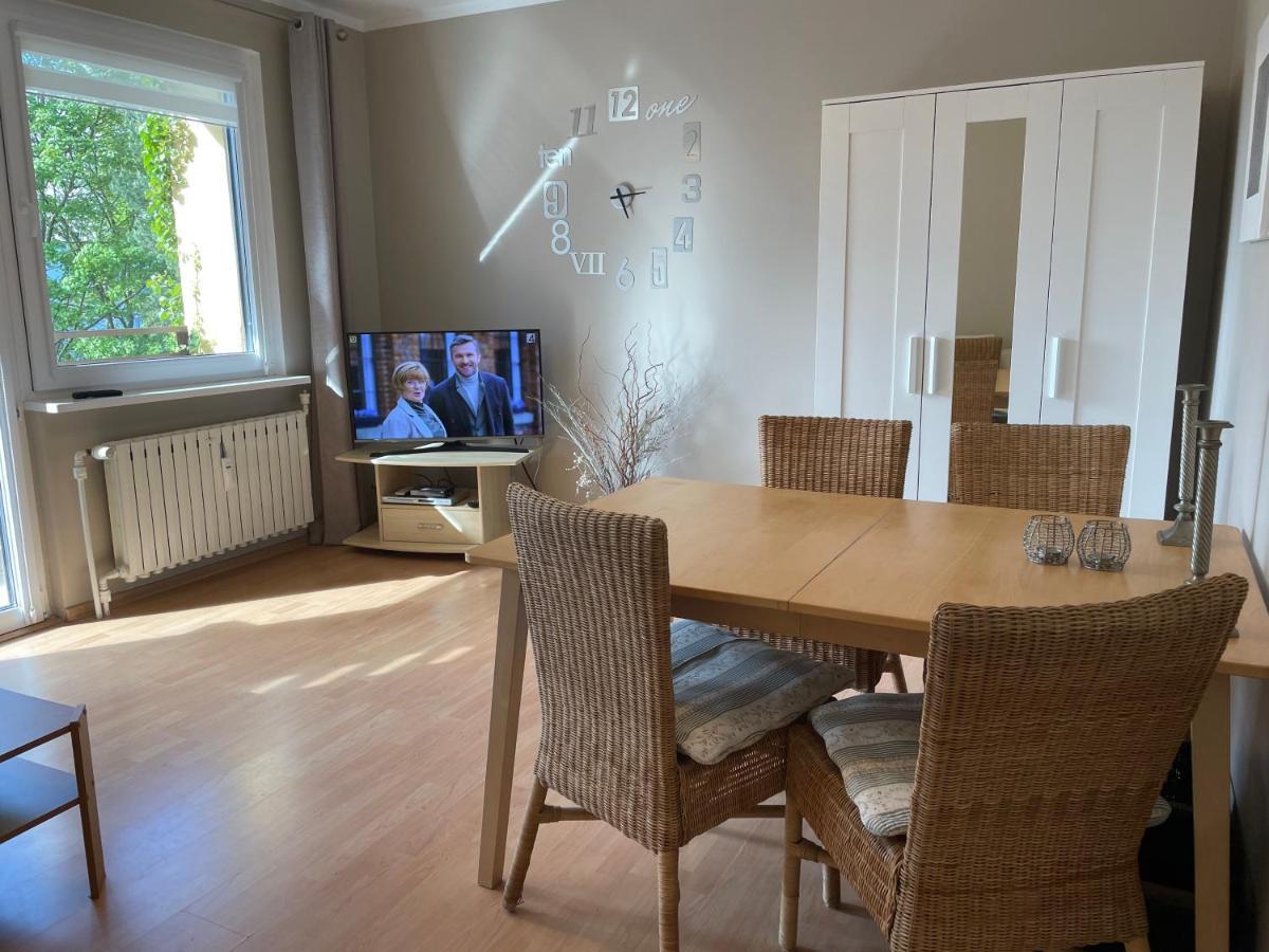 Wolin-Travel Apartament Dom Przy Parku 미엥지즈드로예 외부 사진
