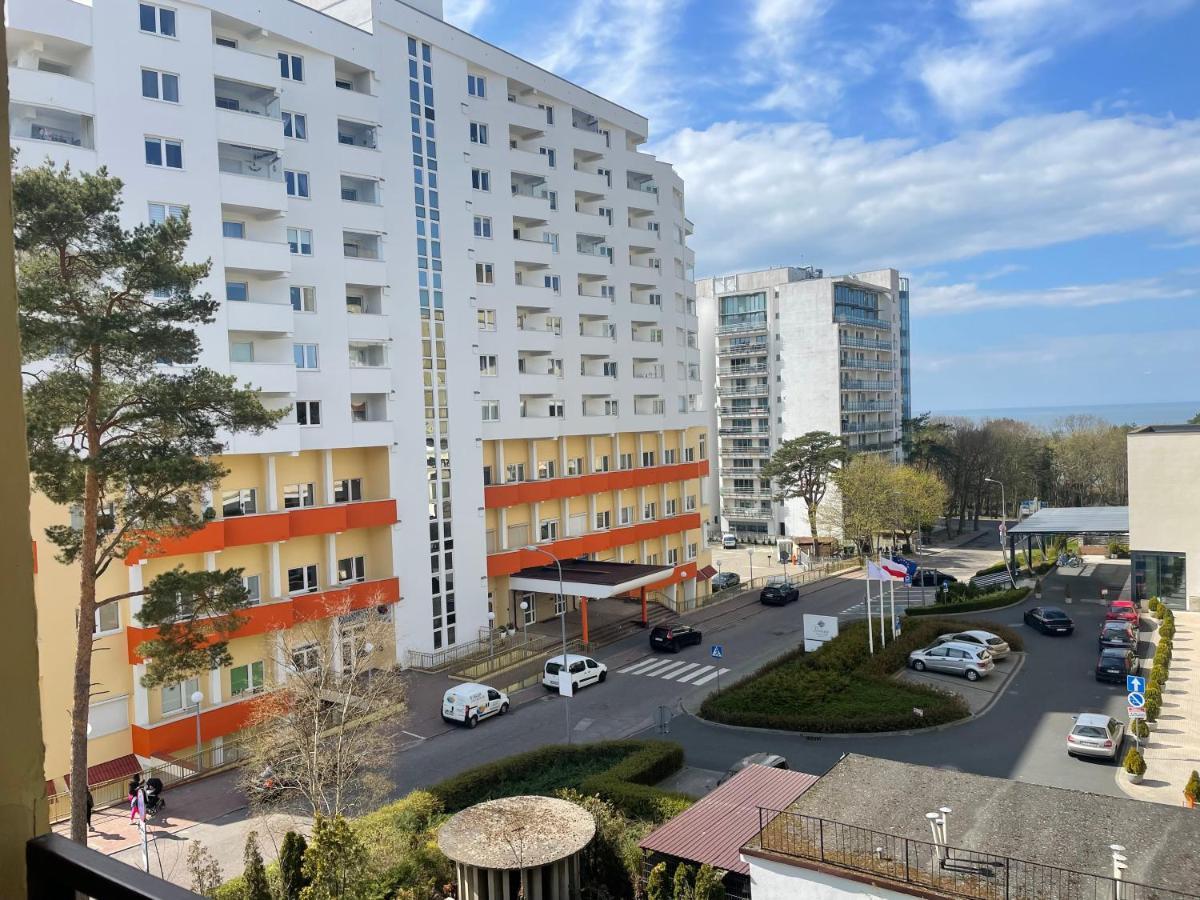 Wolin-Travel Apartament Dom Przy Parku 미엥지즈드로예 외부 사진
