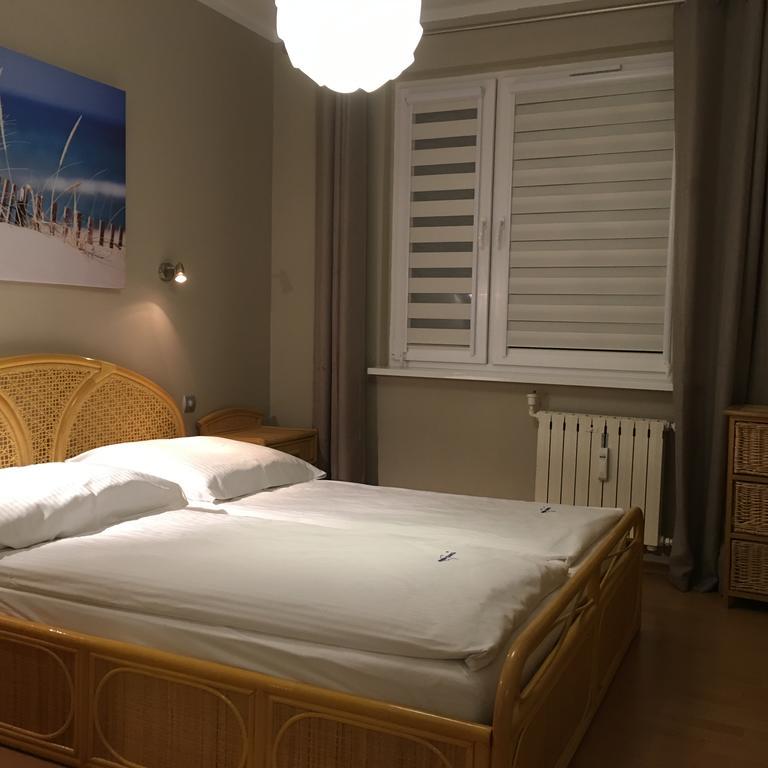 Wolin-Travel Apartament Dom Przy Parku 미엥지즈드로예 외부 사진