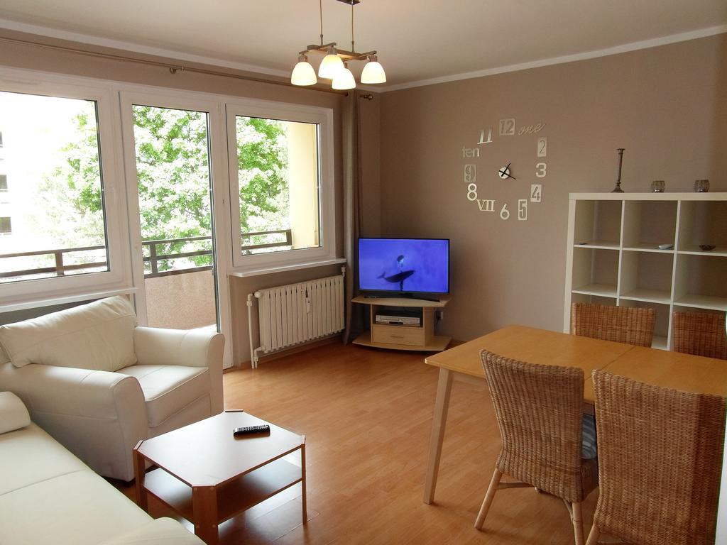 Wolin-Travel Apartament Dom Przy Parku 미엥지즈드로예 외부 사진