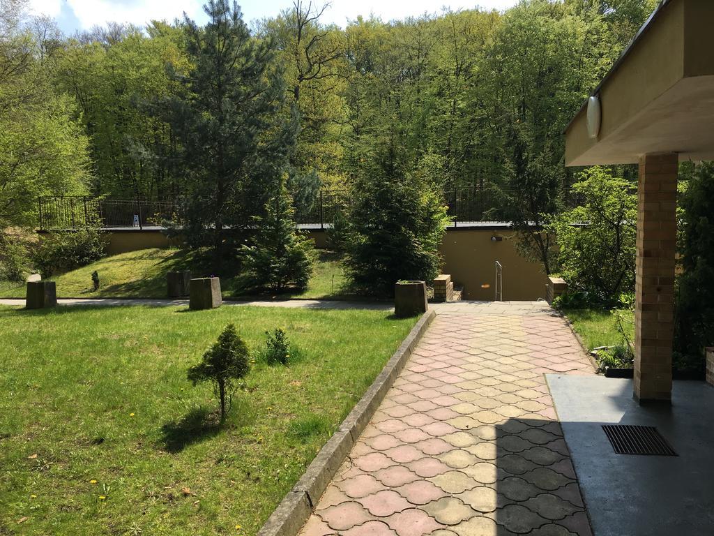 Wolin-Travel Apartament Dom Przy Parku 미엥지즈드로예 외부 사진