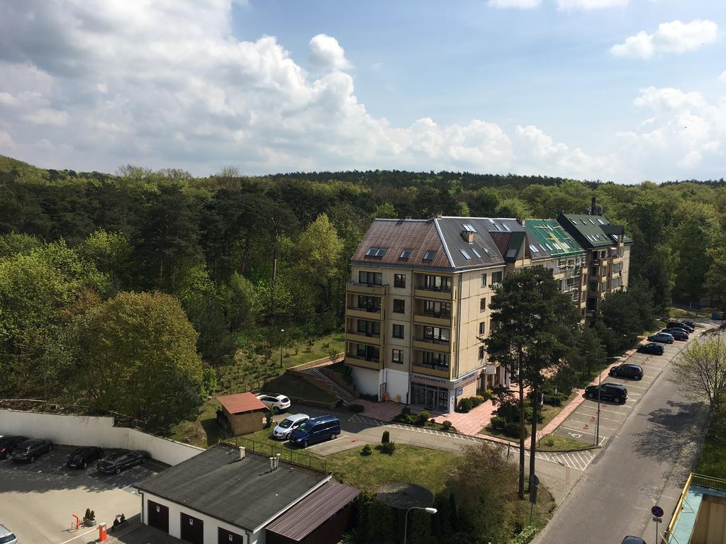 Wolin-Travel Apartament Dom Przy Parku 미엥지즈드로예 외부 사진